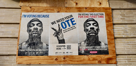 Drie affiches met oproep te stemmen