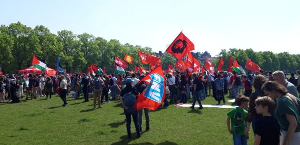 feestelijk en strijdbaar