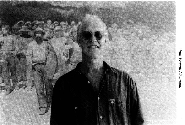 Ik zit er midden in maar hoor er niet bij.